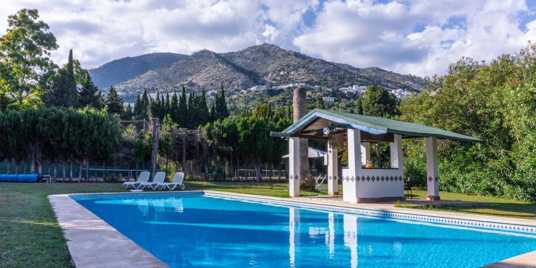 lasbrisas costadelsol swimingpool mountain house rent